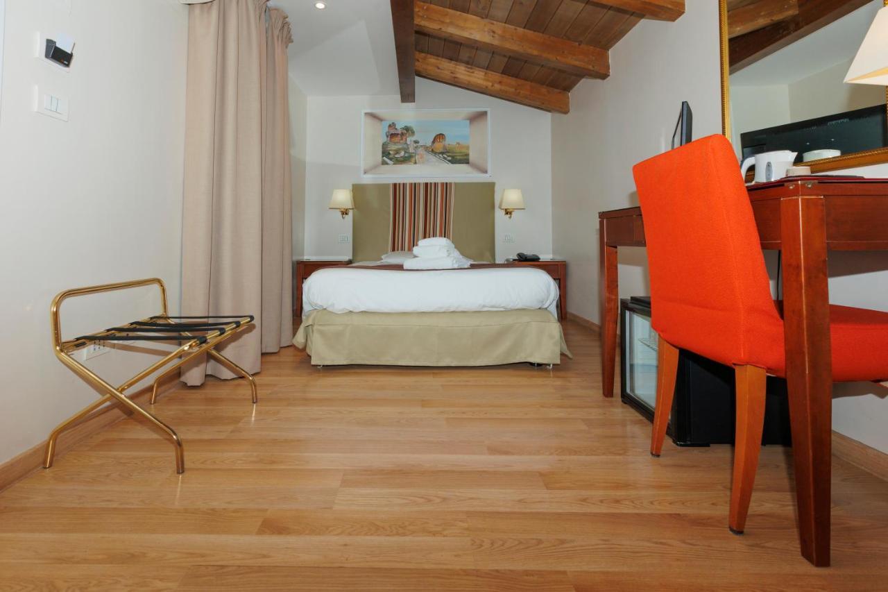 Hotel Camelia Roma Esterno foto