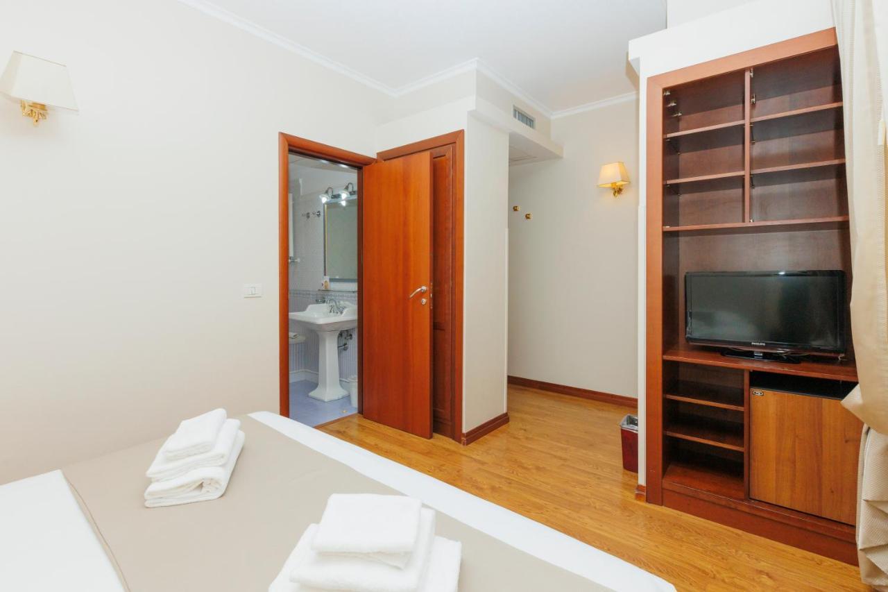 Hotel Camelia Roma Esterno foto
